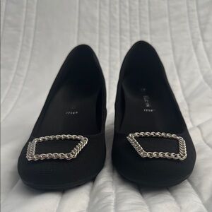 Anne Klein Black and Silver Heels with Sophisticated Design